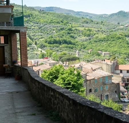Casa Angolo Cantina Nel Castello Montegiovi Екстер'єр фото