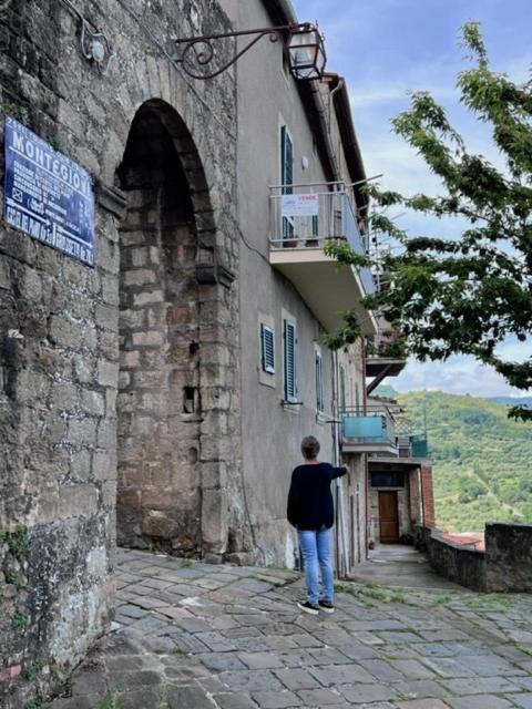 Casa Angolo Cantina Nel Castello Montegiovi Екстер'єр фото