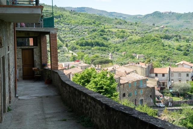 Casa Angolo Cantina Nel Castello Montegiovi Екстер'єр фото