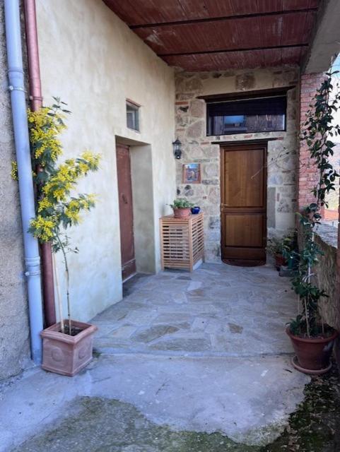 Casa Angolo Cantina Nel Castello Montegiovi Екстер'єр фото